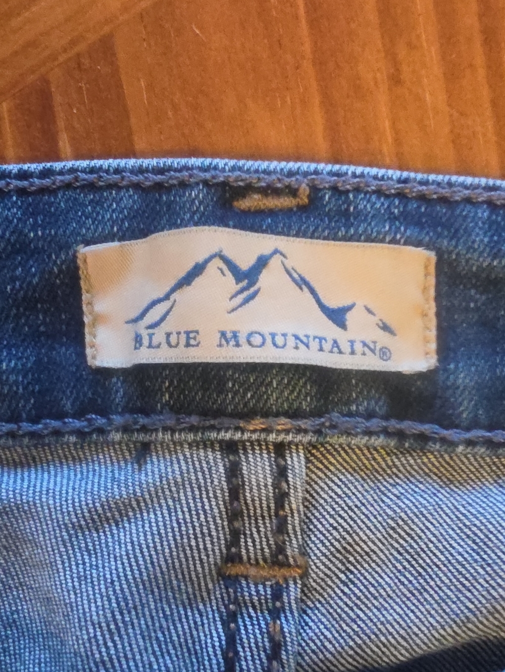 Blue Mountain Women's Straight-Leg Jeans in Classic Blue